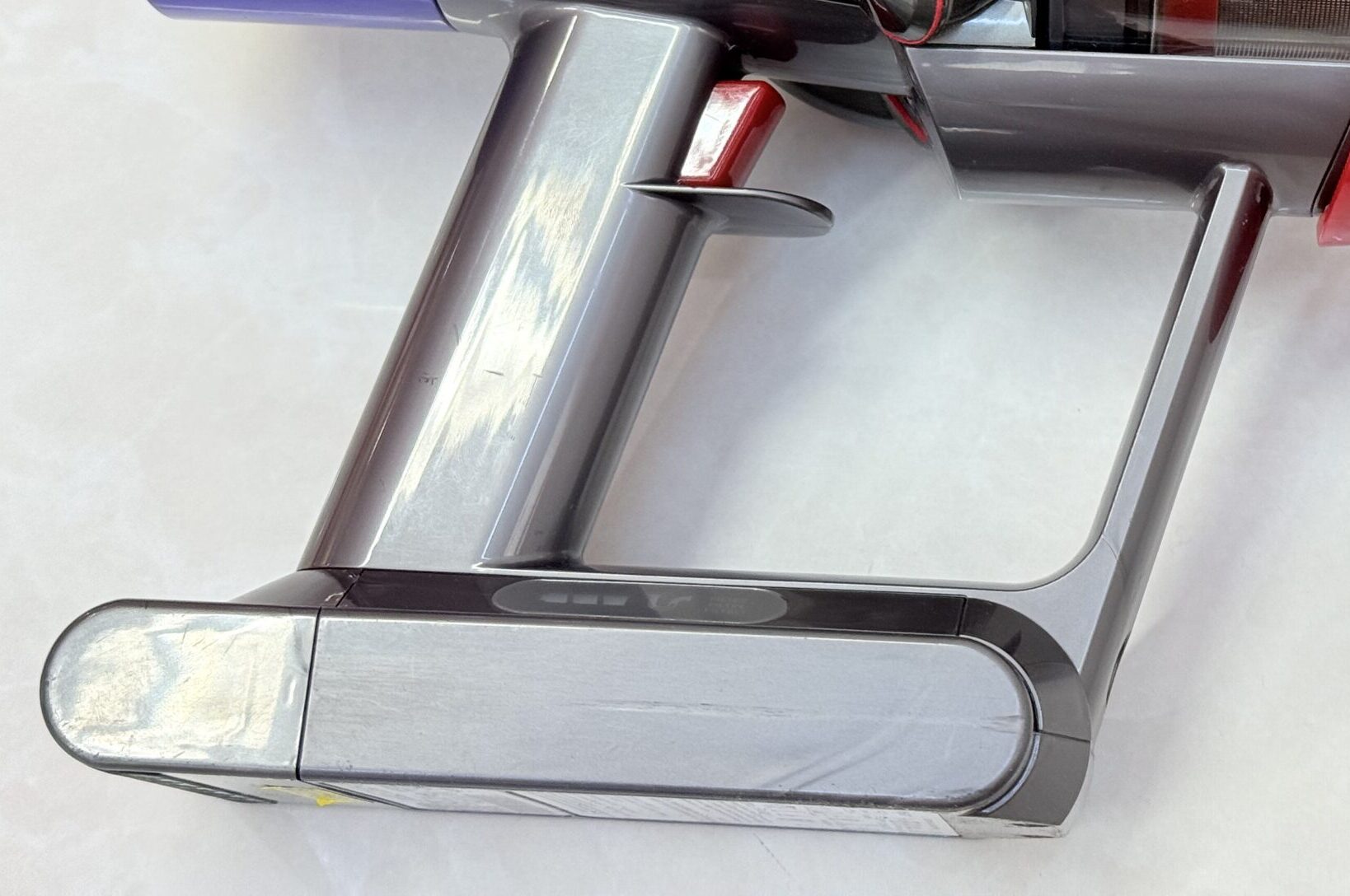 Dyson 掃除機 ハンドルひび割れあり Dyson 掃除機 ハンドルひび割れあり - メルカリ